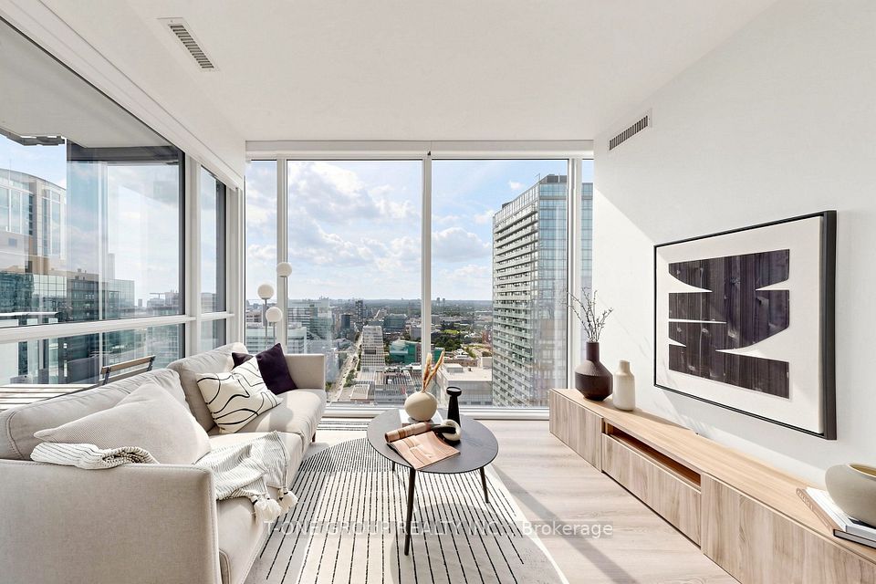 15 Grenville Street 3403, Toronto, ON M4Y 0B9 3
