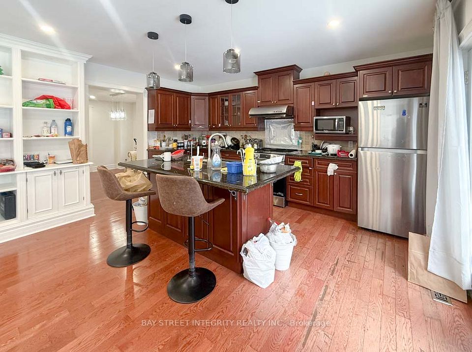 275 Estelle Avenue Unit 1, Toronto, ON M2N 5J4 8
