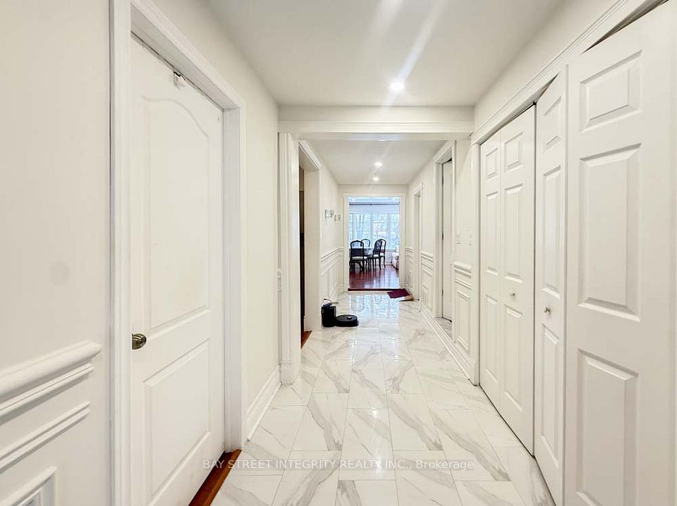 275 Estelle Avenue Unit 1, Toronto, ON M2N 5J4 9