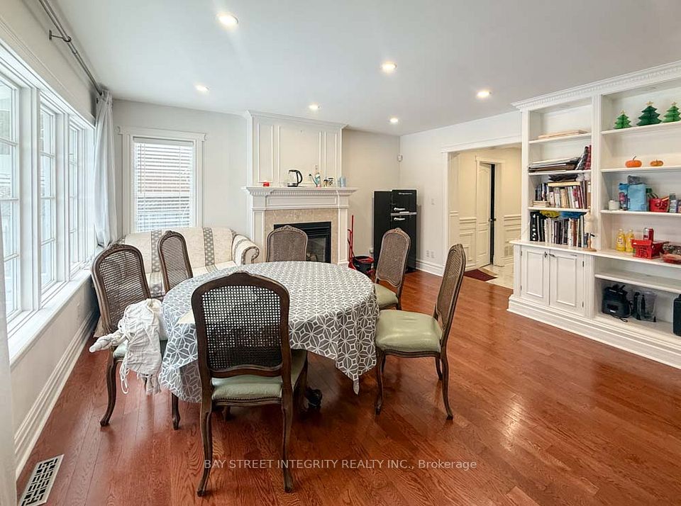 275 Estelle Avenue Unit 1, Toronto, ON M2N 5J4 7