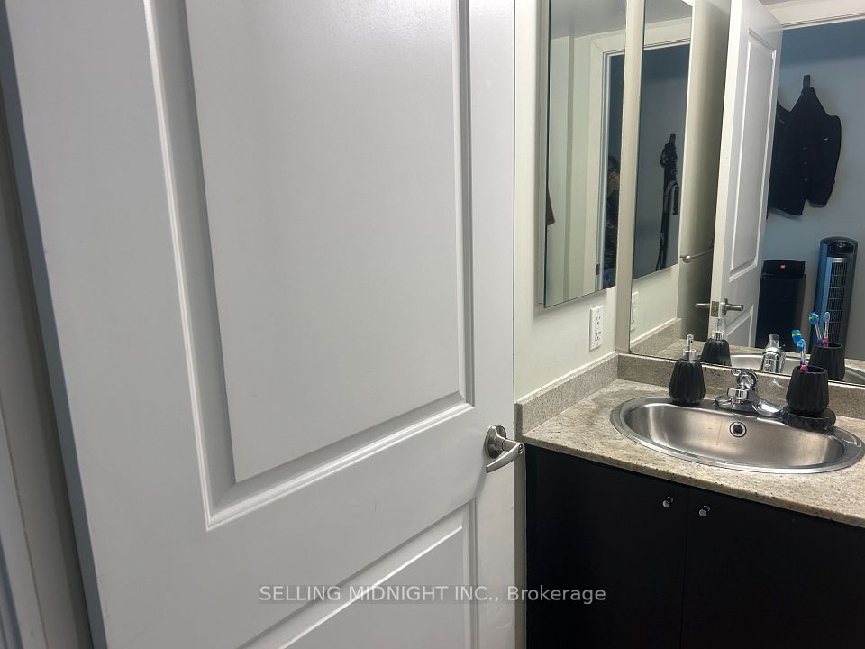 50 Lynn Wiilams Street 1103, Toronto, ON M6K 3R9 12