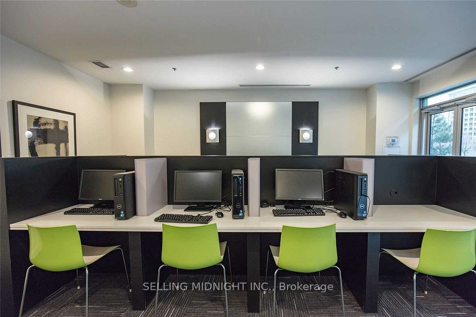 50 Lynn Wiilams Street 1103, Toronto, ON M6K 3R9 20