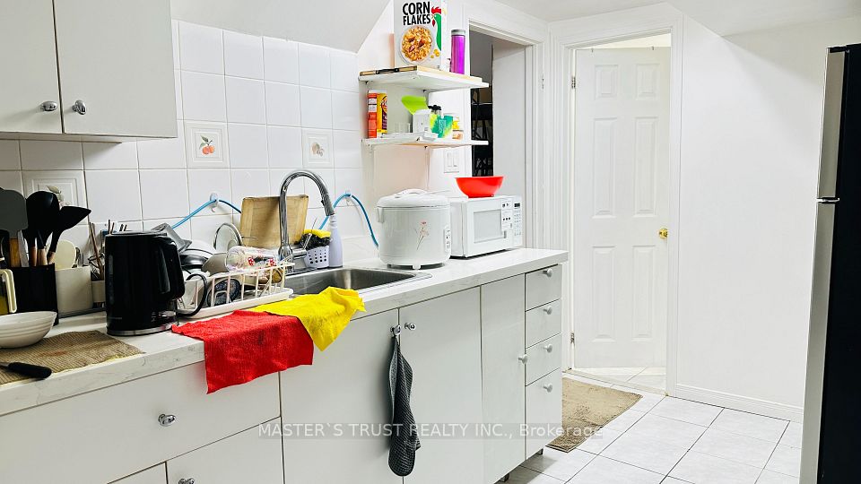 112 Mintwood Drive LOWER, Toronto, ON M2M 3A8 7