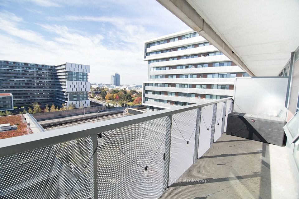 120 Varna Drive 1017, Toronto, ON M6A 0B3 21