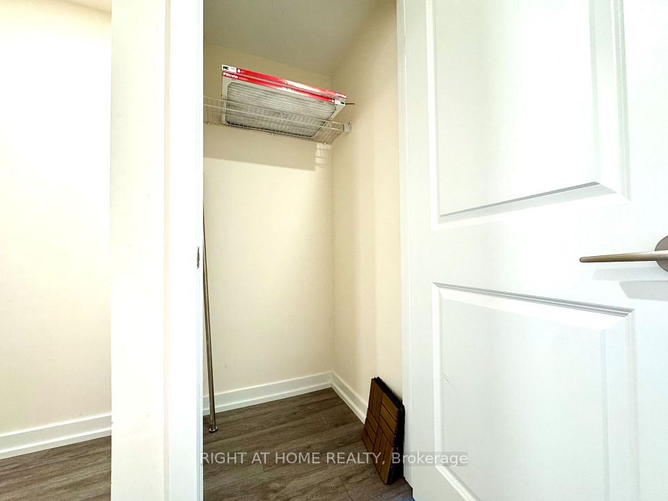 395 Bloor Street E 3705, Toronto, ON M4W 0B4 21