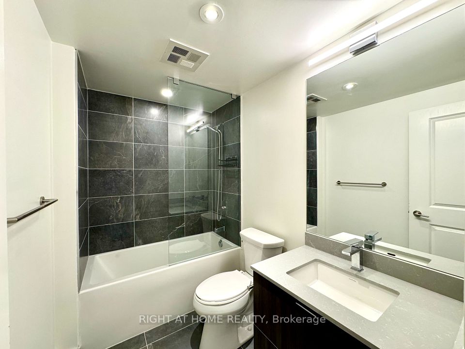 395 Bloor Street E 3705, Toronto, ON M4W 0B4 18