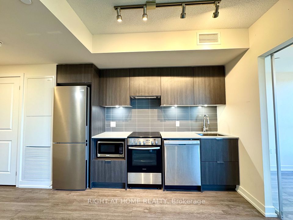 395 Bloor Street E 3705, Toronto, ON M4W 0B4 16
