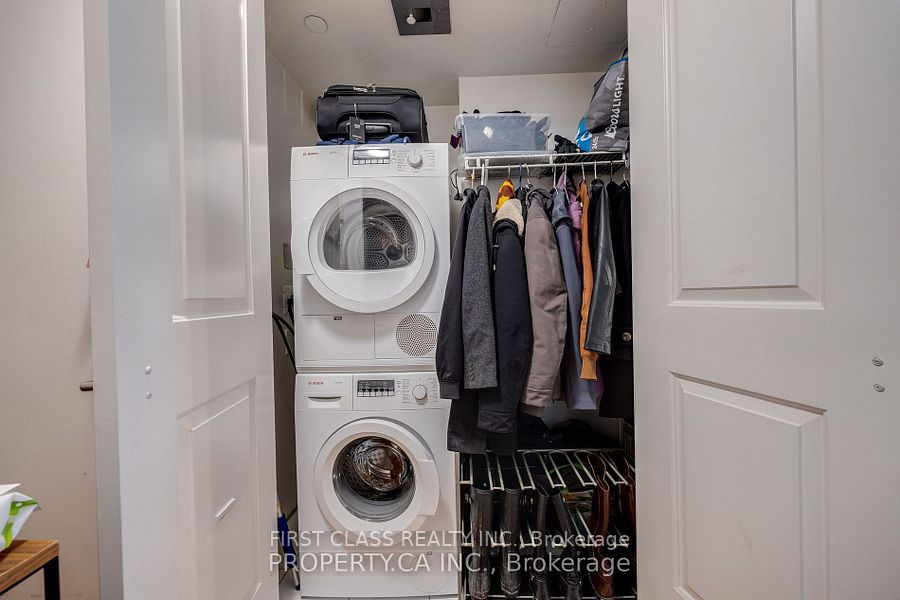 1 The Esplanade 906, Toronto, ON M5A 0A8 14