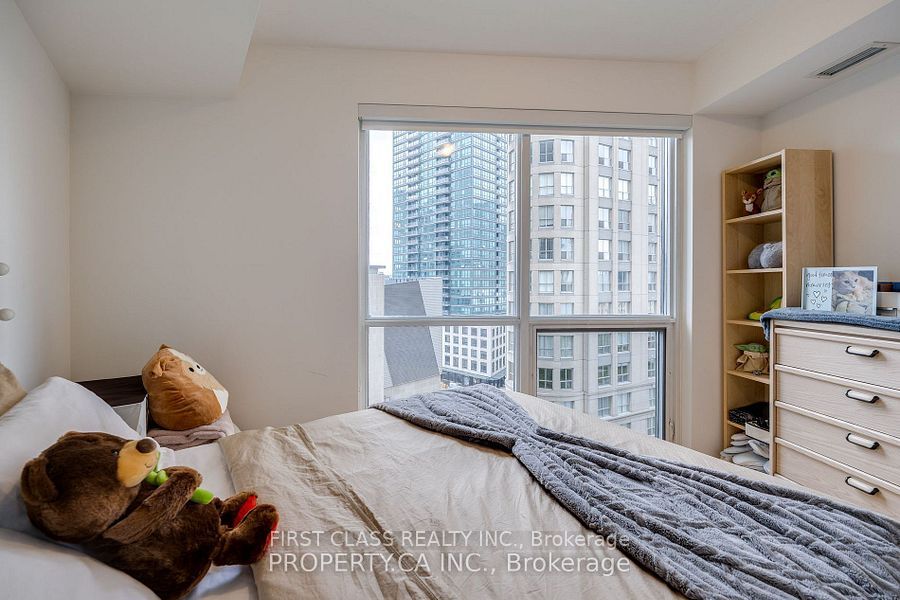 1 The Esplanade 906, Toronto, ON M5A 0A8 6