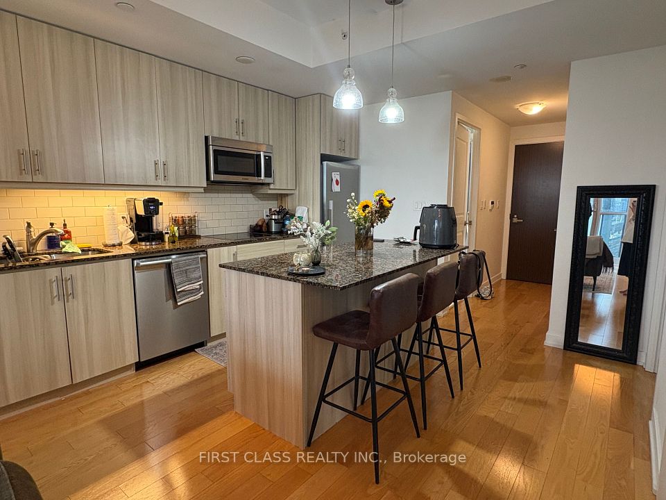1 The Esplanade 906, Toronto, ON M5A 0A8 4