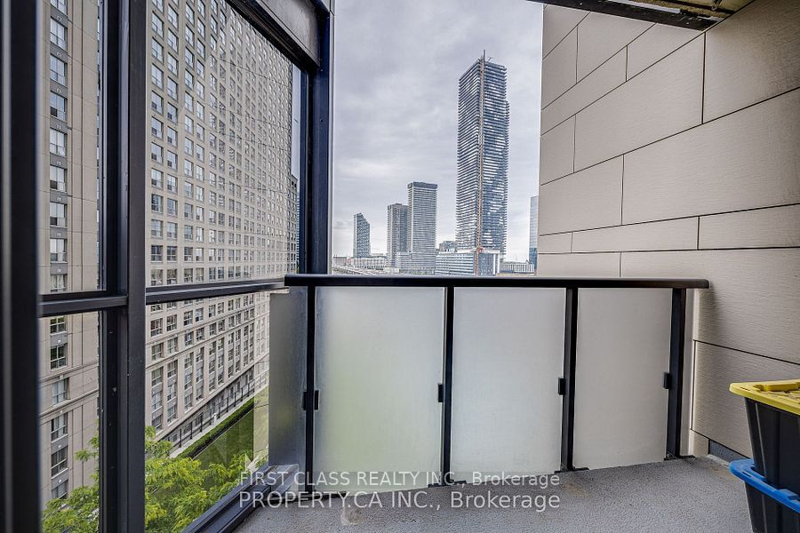 1 The Esplanade 906, Toronto, ON M5A 0A8 10