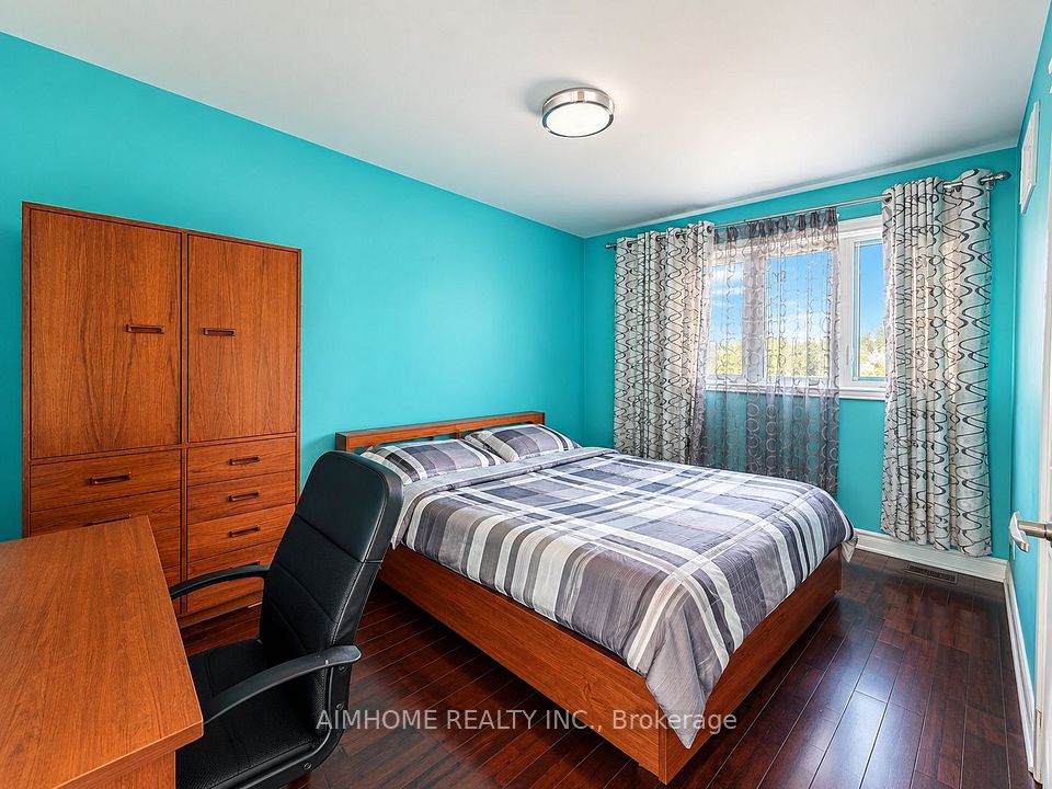 46 Chalet Road, Toronto, ON M2J 3V4 16