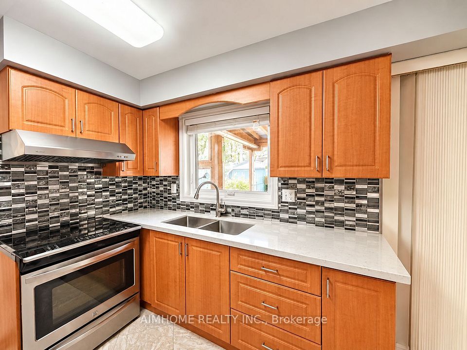 46 Chalet Road, Toronto, ON M2J 3V4 7