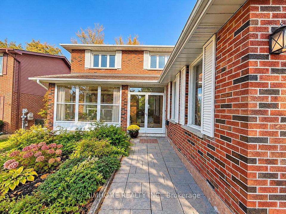 46 Chalet Road, Toronto, ON M2J 3V4 2