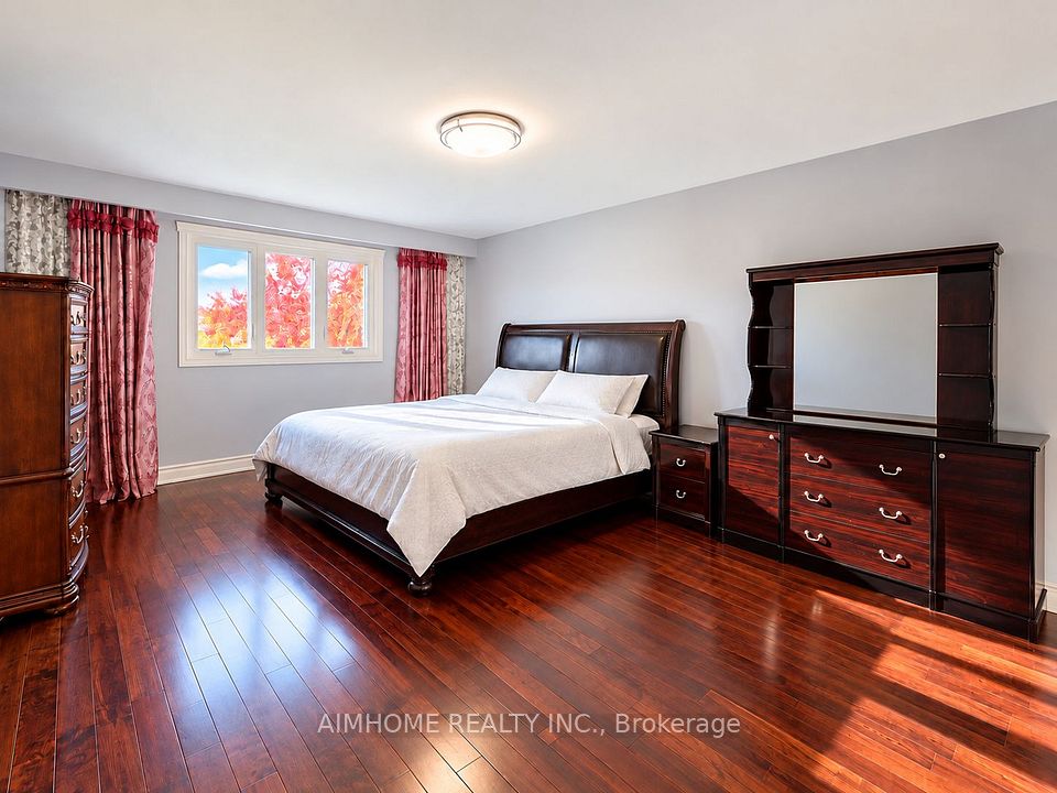 46 Chalet Road, Toronto, ON M2J 3V4 13