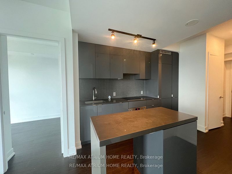 7 Grenville Street 4101, Toronto, ON M4Y 0E9 4