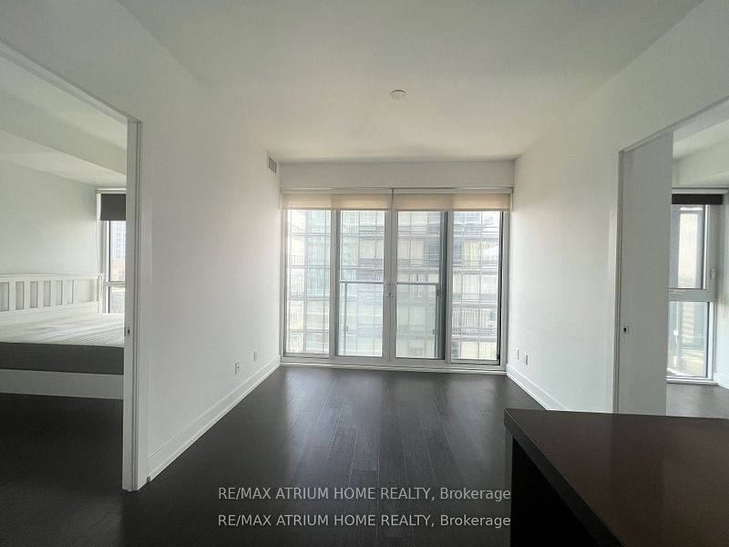 7 Grenville Street 4101, Toronto, ON M4Y 0E9 5
