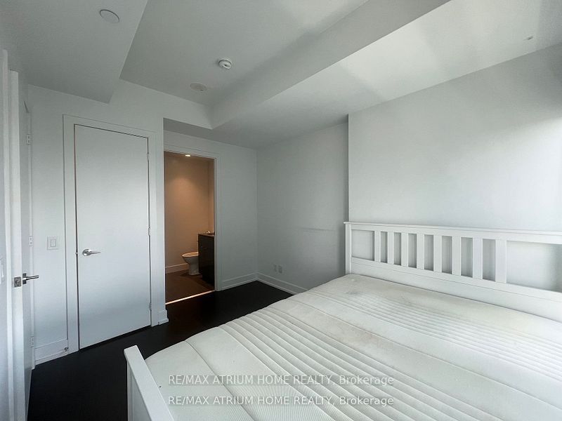 7 Grenville Street 4101, Toronto, ON M4Y 0E9 10