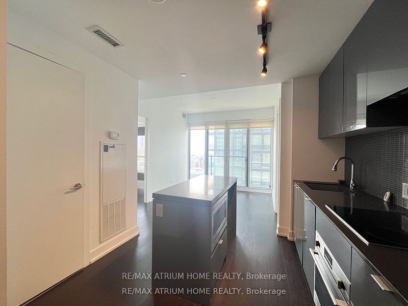 7 Grenville Street 4101, Toronto, ON M4Y 0E9 2