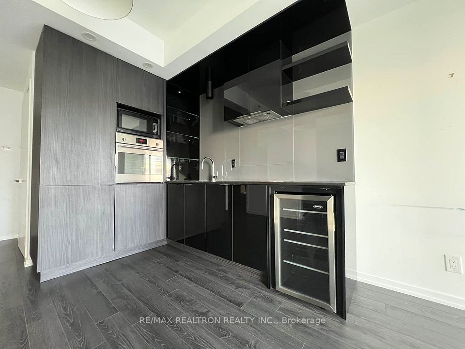 70 Temperance Street 4707, Toronto, ON M5G 1P7 4