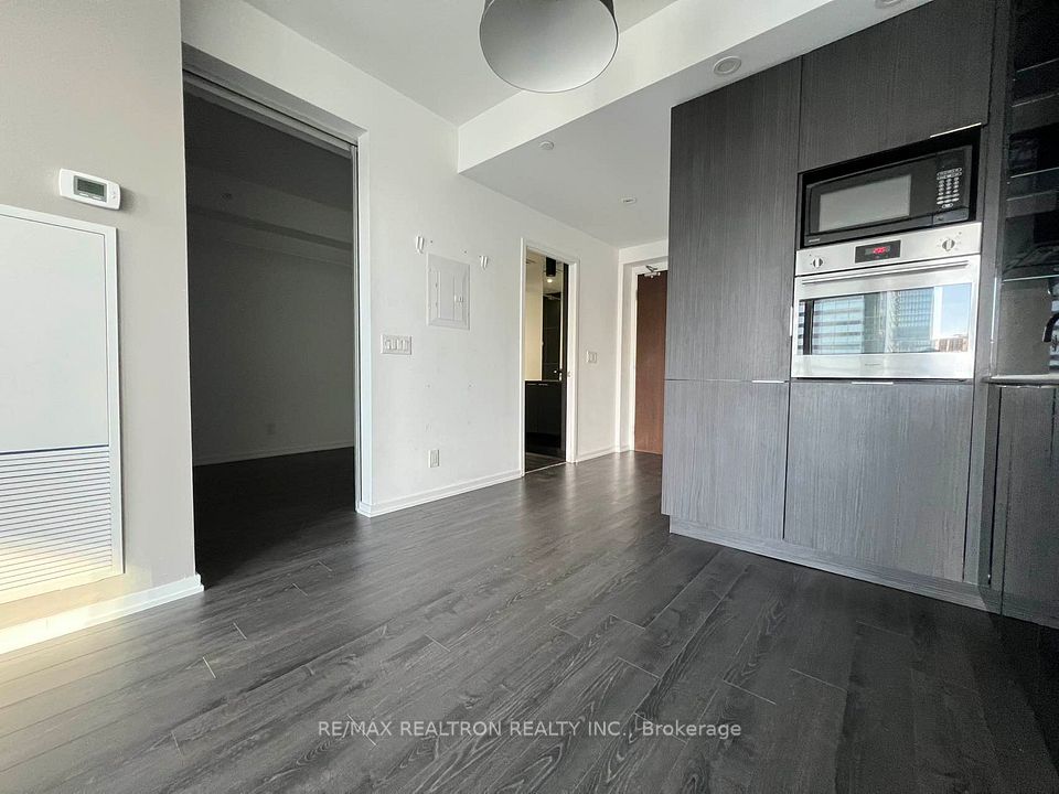 70 Temperance Street 4707, Toronto, ON M5G 1P7 11