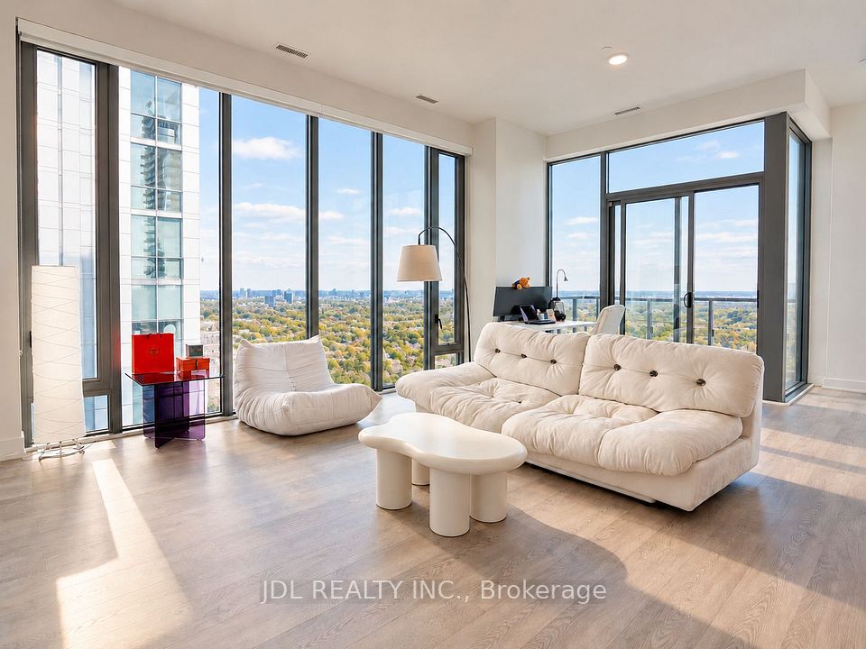 8 Cumberland Street 5105, Toronto, ON M4W 0B6 2