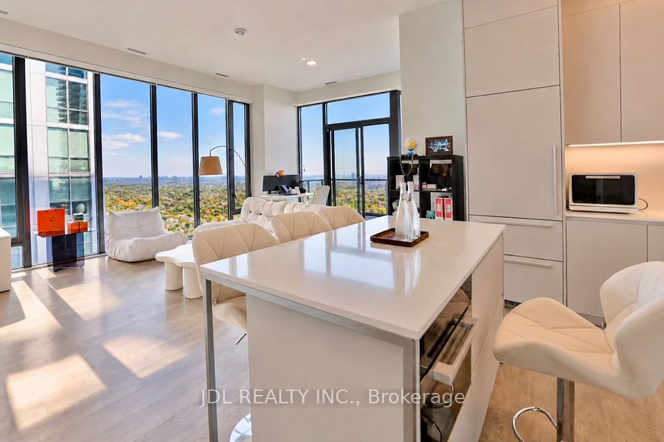 8 Cumberland Street 5105, Toronto, ON M4W 0B6 6