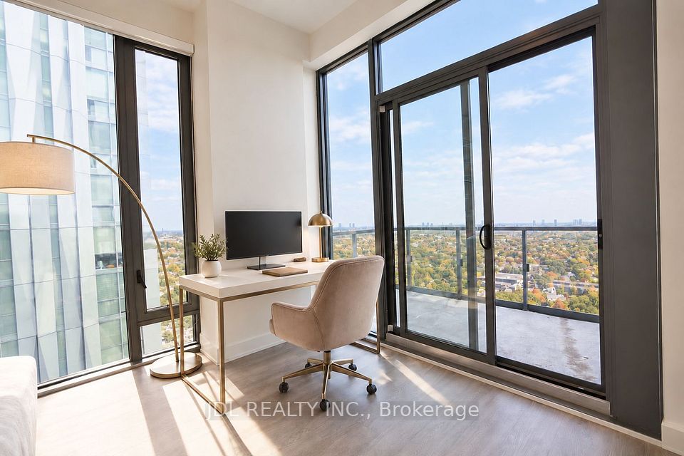 8 Cumberland Street 5105, Toronto, ON M4W 0B6 4