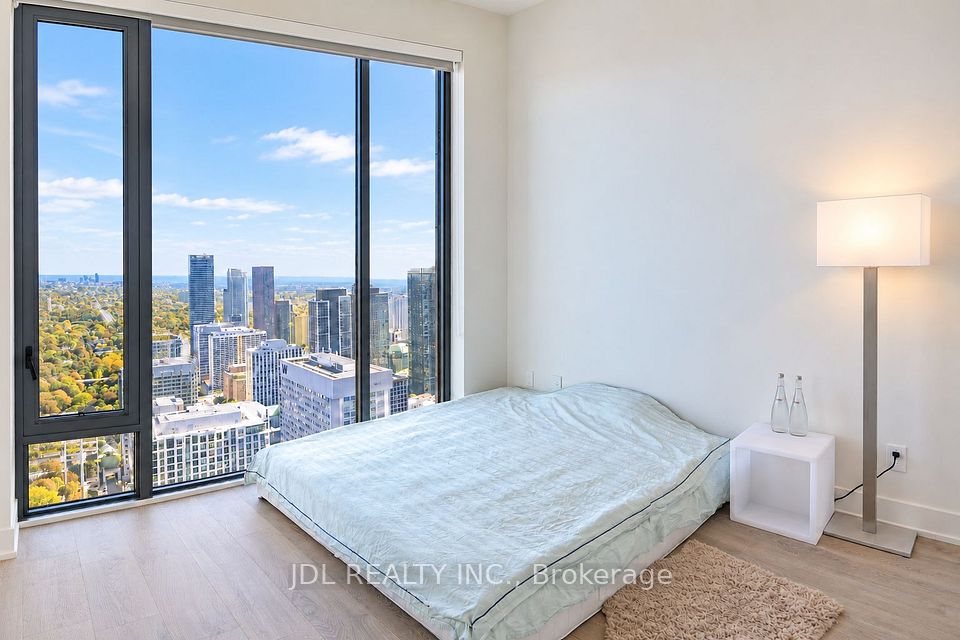 8 Cumberland Street 5105, Toronto, ON M4W 0B6 17