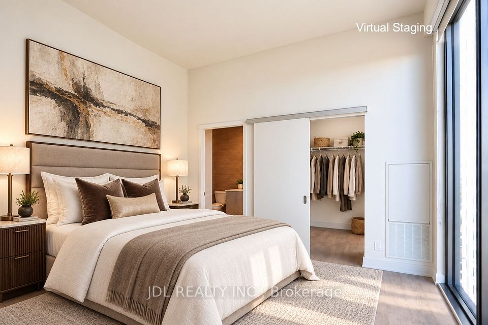8 Cumberland Street 5105, Toronto, ON M4W 0B6 7