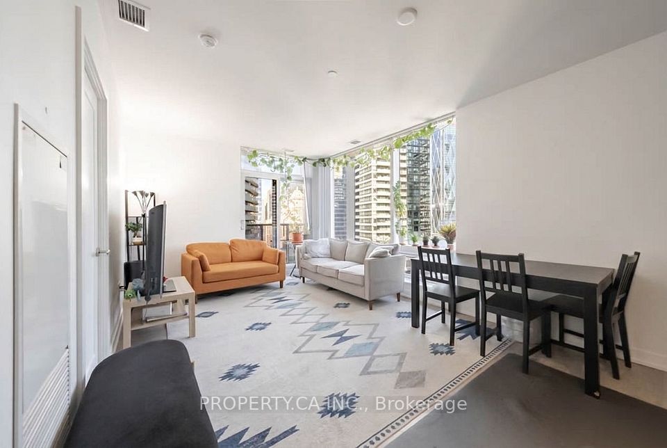 10 York Street 1903, Toronto, ON M5J 2Z2 2