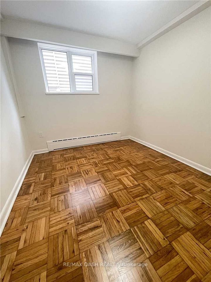 79 Greensides Avenue Lower, Toronto, ON M6G 3P8 9