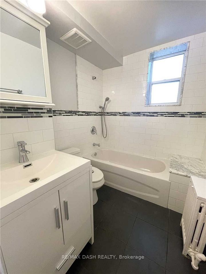 79 Greensides Avenue Lower, Toronto, ON M6G 3P8 10