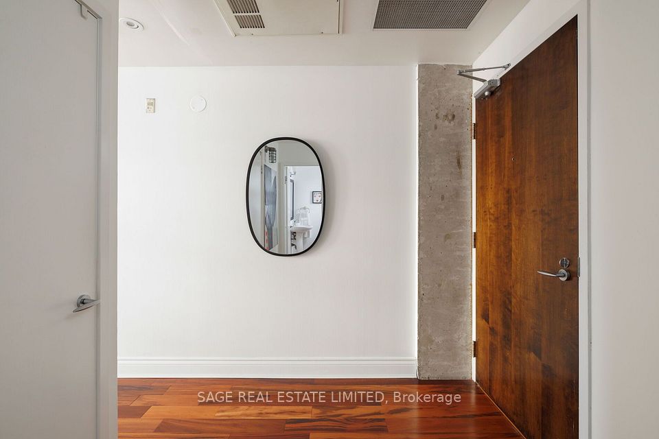 261 King Street E 402, Toronto, ON M5A 4T6 4