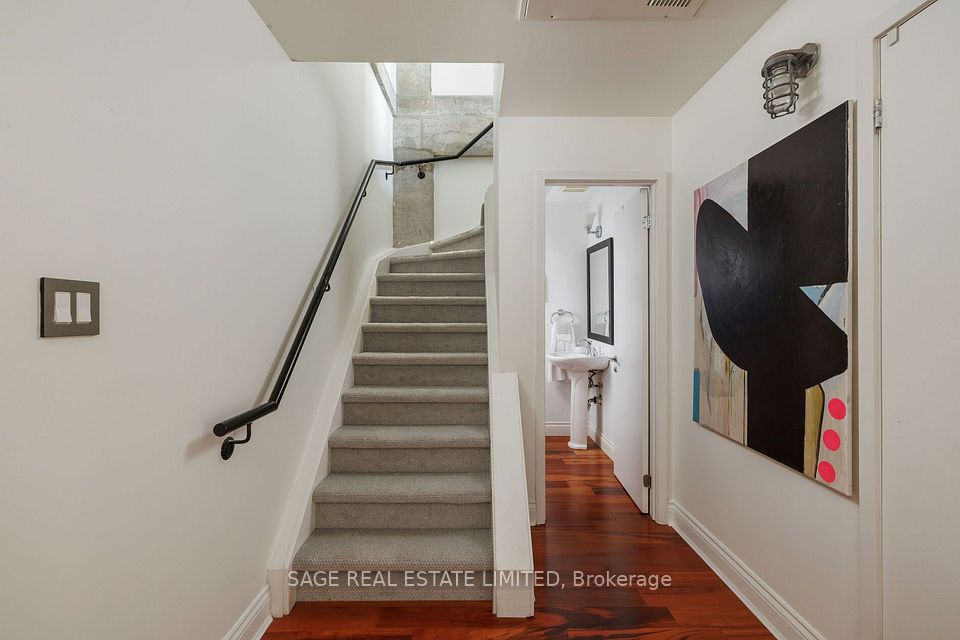 261 King Street E 402, Toronto, ON M5A 4T6 6