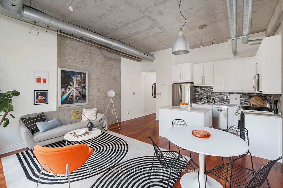 261 King Street E 402, Toronto, ON M5A 4T6 18
