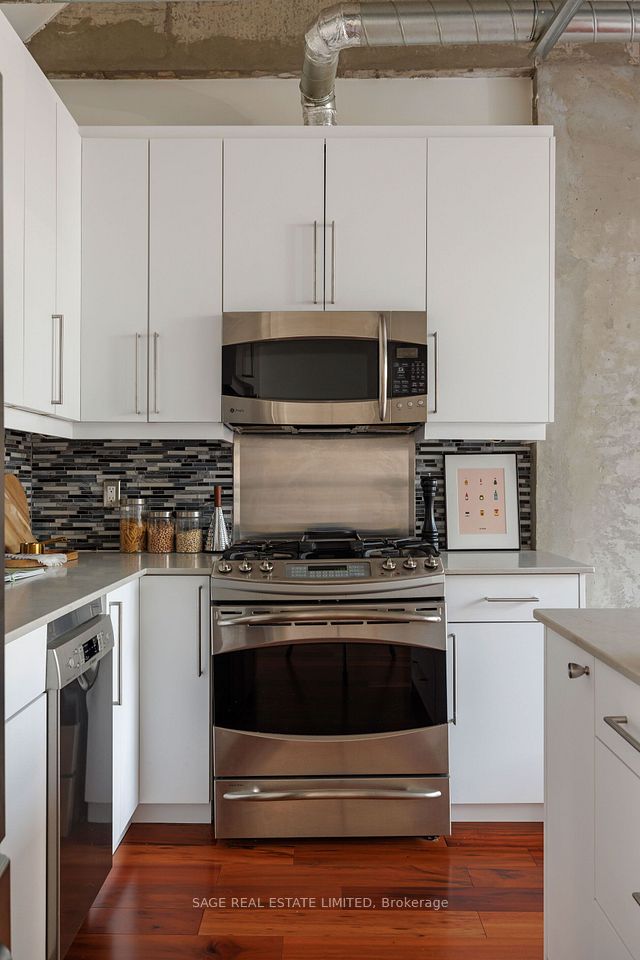 261 King Street E 402, Toronto, ON M5A 4T6 23
