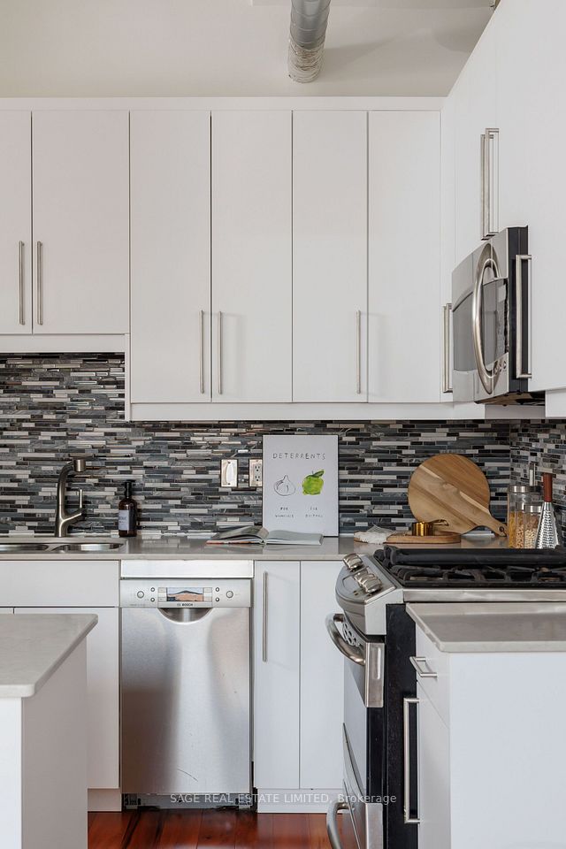 261 King Street E 402, Toronto, ON M5A 4T6 24
