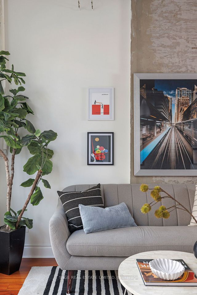 261 King Street E 402, Toronto, ON M5A 4T6 12