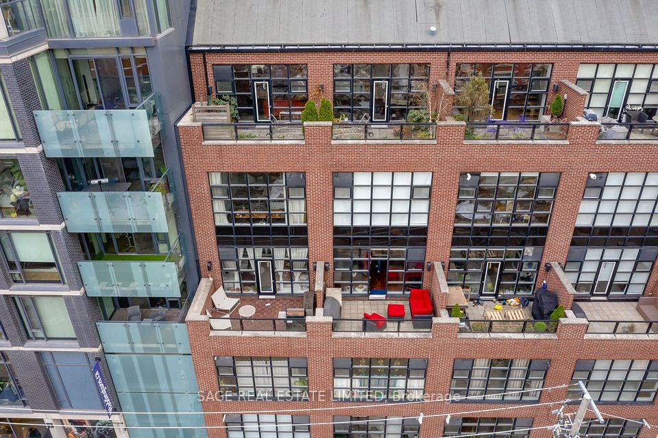 261 King Street E 402, Toronto, ON M5A 4T6 3