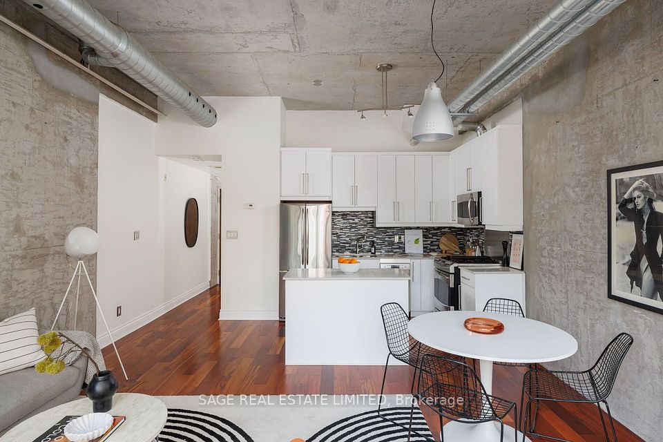 261 King Street E 402, Toronto, ON M5A 4T6 19
