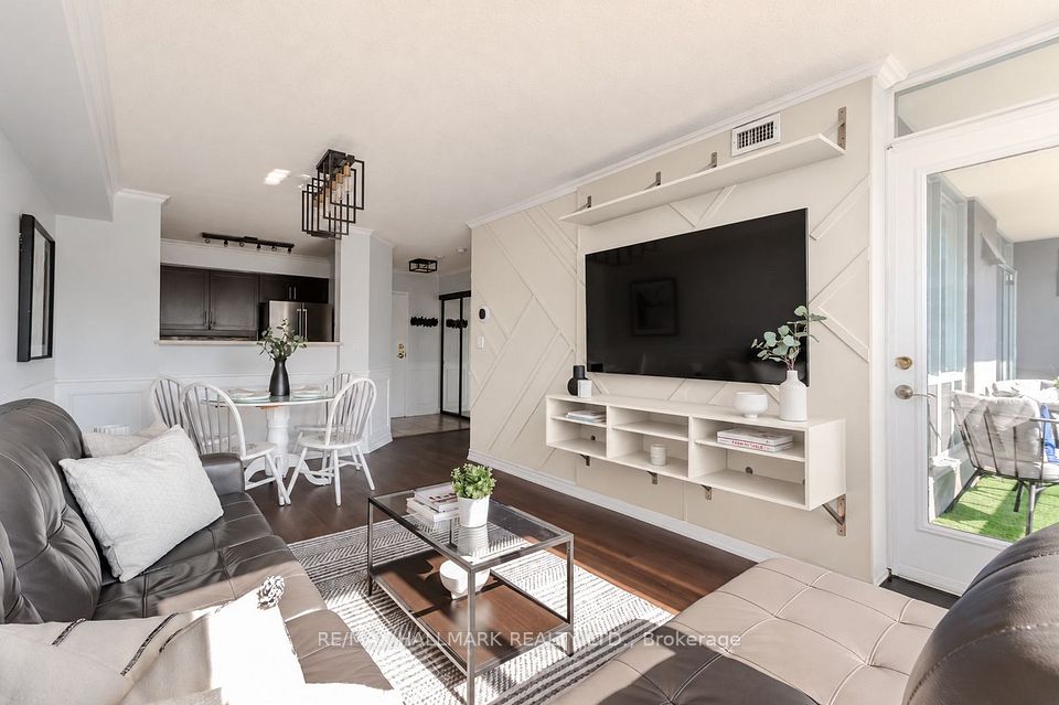 906 Sheppard Avenue W 308, Toronto, ON M3H 2T5 4