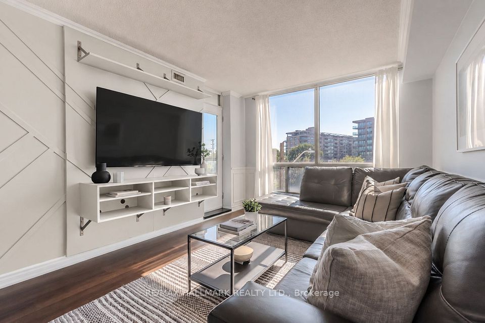 906 Sheppard Avenue W 308, Toronto, ON M3H 2T5 2