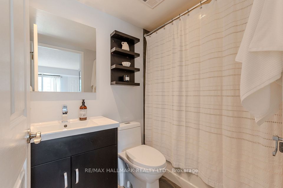 906 Sheppard Avenue W 308, Toronto, ON M3H 2T5 19