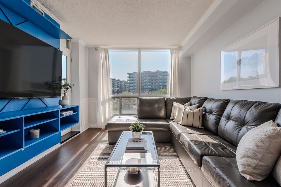 906 Sheppard Avenue W 308, Toronto, ON M3H 2T5 8