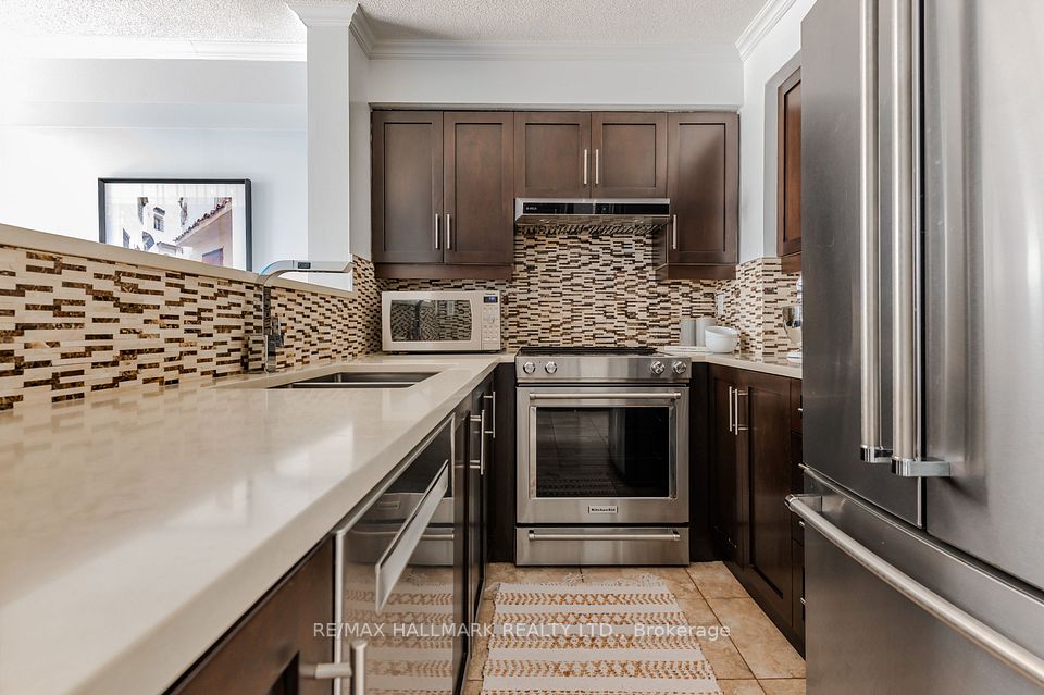 906 Sheppard Avenue W 308, Toronto, ON M3H 2T5 12