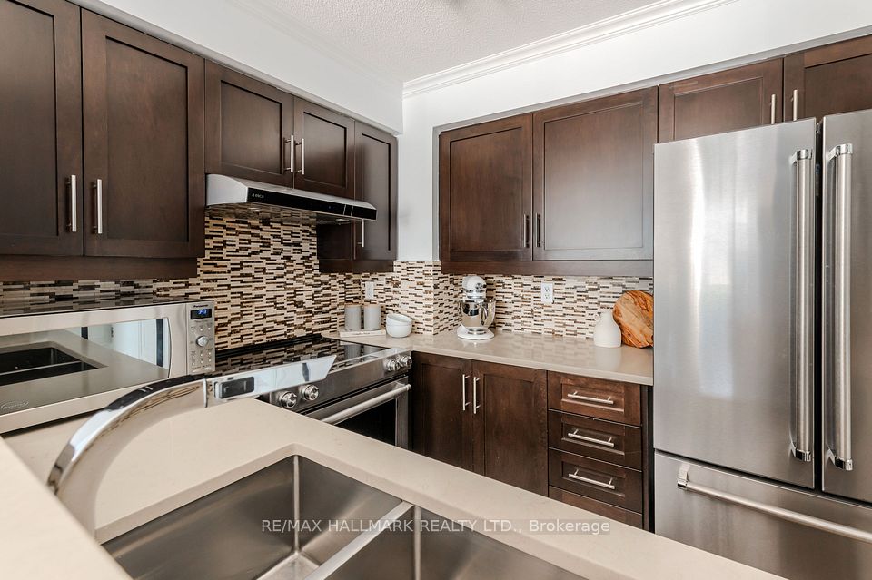 906 Sheppard Avenue W 308, Toronto, ON M3H 2T5 14