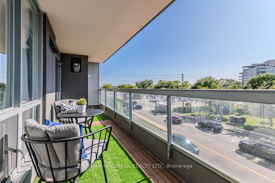 906 Sheppard Avenue W 308, Toronto, ON M3H 2T5 25