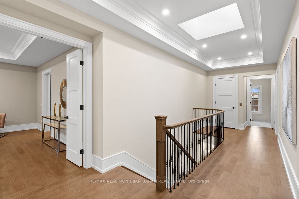29 Ballyconnor Court, Toronto, ON M2M 4C6 21