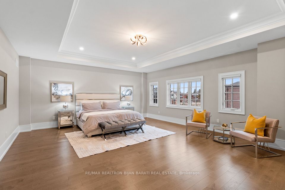 29 Ballyconnor Court, Toronto, ON M2M 4C6 22